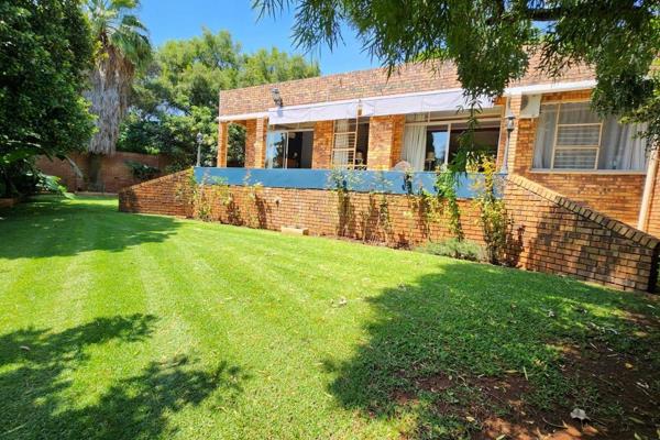 Introducing this stunning property, ideally nestled in a boomed-off area and strategically located near major routes like the N1 ...