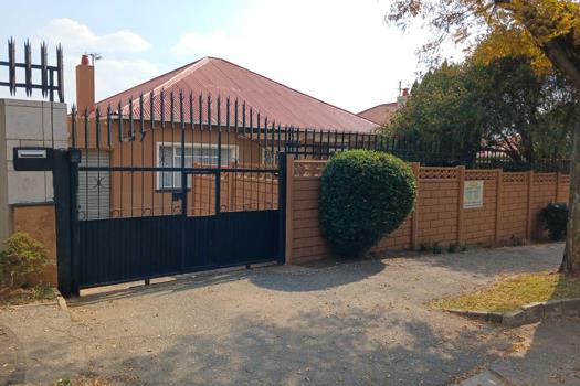 3 Bedroom House for sale in Rosettenville