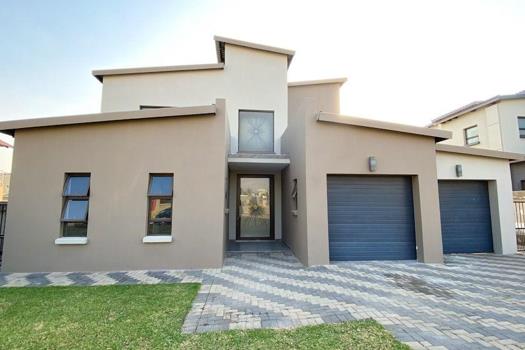 4 Bedroom House for sale in Zambezi Manor Lifestyle Estate