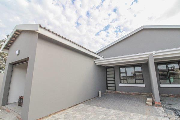 Located in a quiet street of Amalinda is this cosy complex of 6 brand new units. ...