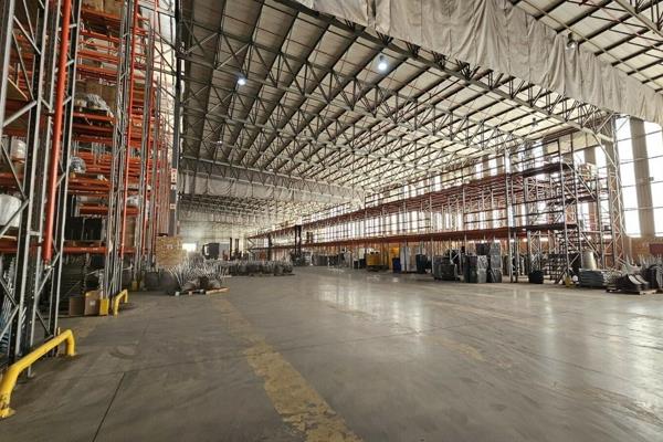 This spacious warehouse located in Kya Sands, Roodepoort, offers an excellent ...