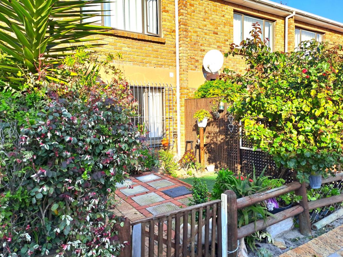 Southfield Property Apartments / flats to rent in Southfield