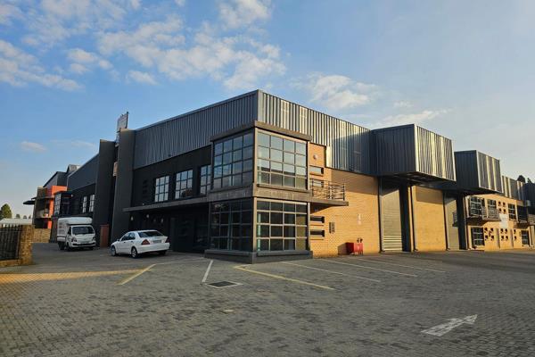 This 513sqm warehouse is available for immediate occupation in Klipriver business park. ...