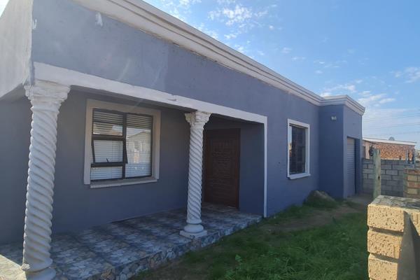 Beautiful family home nested in Kwazakhele area offering three(3) bedrooms - main bedroom fitted with ensuite shower and toilet. This ...