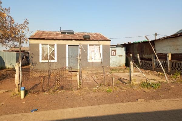 Calling all investors to grab this opportunity, 216m&#178; yard, 
paved street, near ...