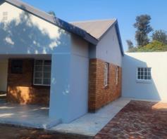 House for sale in Lindo Park