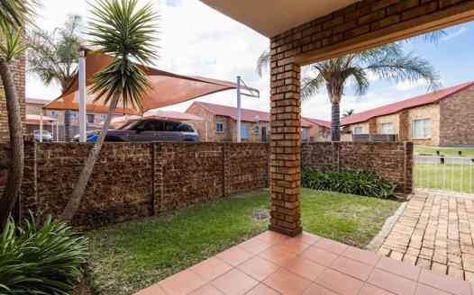 2 Bedroom Townhouse for sale in Liefde En Vrede