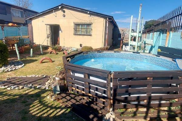 This home is situated in Claremont, not far from Newlands.
It needs some attention to convert it to a beautiful family home.
With ...