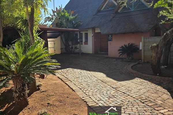 Erf Size: 1127sqm
Selling Price : R1 850 000
GROUND FLOOR
Entrance hall
Lounge / Dining
Kitchen
Scullery / Laundry
2 ...