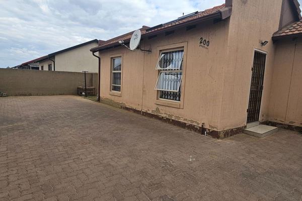 The ideal beginners house with open plan lounge and kitchen.
Two bedrooms, one bathroom.
Tiled through-out.
Secured with burglar bars ...