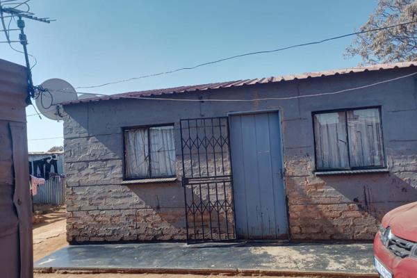 Location: Palmridge
Price: R290,000
Features:
1 Bedroom
Lounge
Kitchen
Bathroom
Great opportunity for a cozy home or investment ...