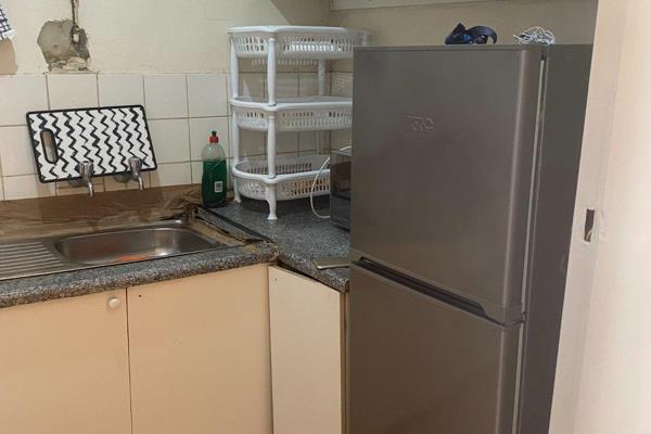 Two bedroom partitioned (bachelor)
Bathroom
Kitchen
Garage

A good property investment in Sunnyside next to TUT and the Jakaranda ...