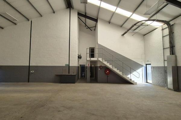 This industrial space is located in Huegenot Park, Paarl, offering a well-maintained and ...