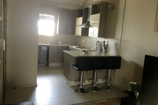 Beautiful modern upstairs apartment with 2 bedrooms with built in cupboards, 2 ...