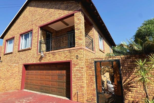 Introducing this exquisite 4-bedroom freehold property located in the sought-after Eldoraigne area of Centurion. This home offers a ...