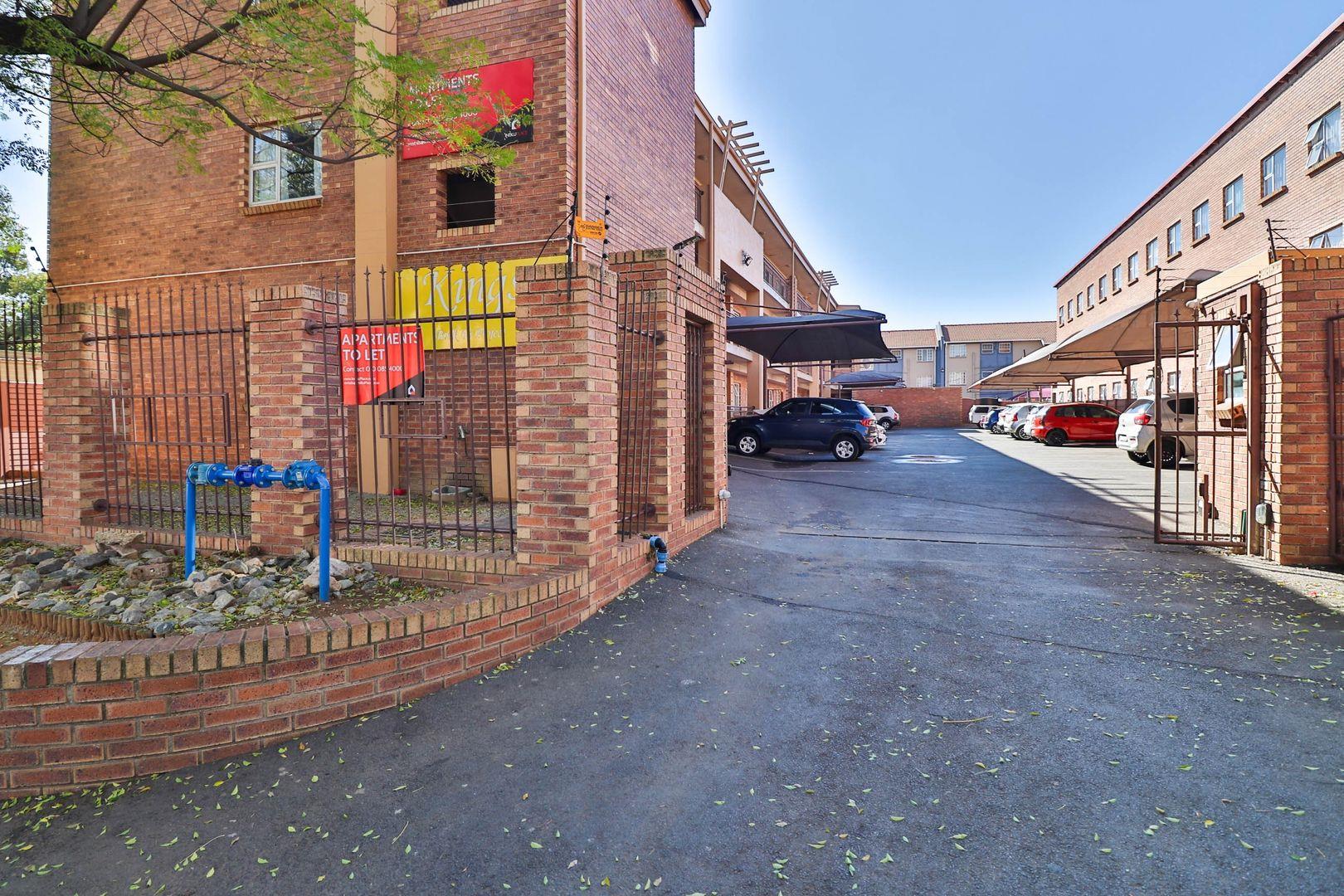 2 Bedroom Apartment / flat to rent in Kempton Park Central - 8 Kings ...