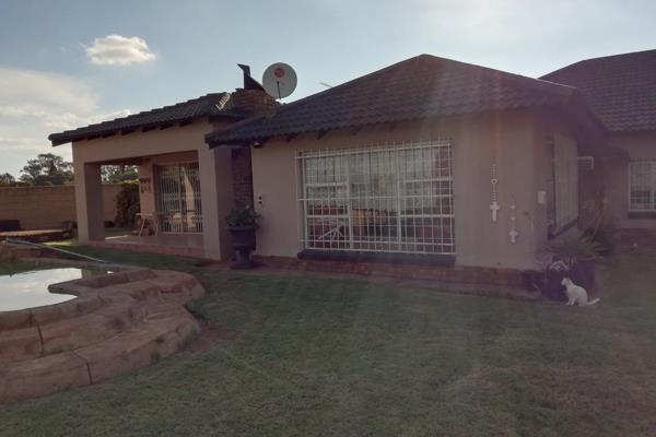 This spacious family home offers possibility of a guest house or relax on your own oasis and enjoy farming &amp; nature, is just ...