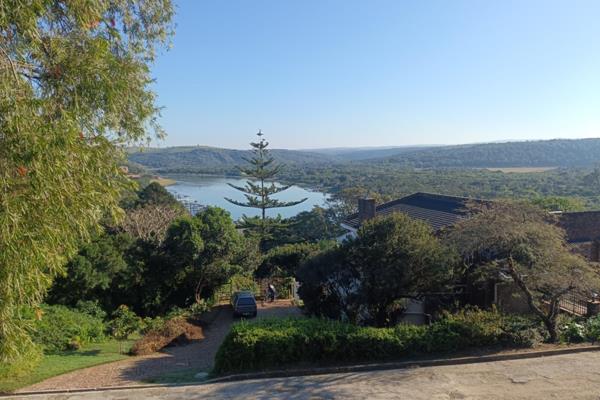 An old world gem with its breathtaking views of the Kowie River and surrounding ...