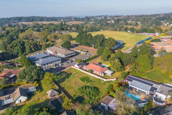 Discover 1 787m&#178; of prime, level land located in the heart of Hillcrest Park. This is the perfect opportunity to build your dream ...