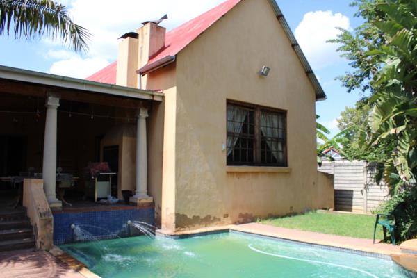 Here is your dream home in the prestigious Sunnyside/Clydesdale area of Pretoria, where this expansive 5-bedroom house offers ...