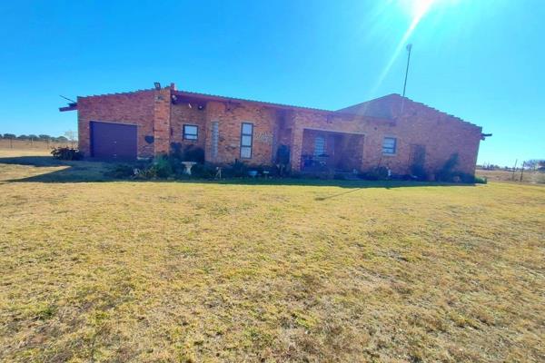 Small Holding for Sale.
Face Brick Home on 2.5 Ha
Looking for a tranquil and self-sufficient lifestyle? Look no further!
This ...