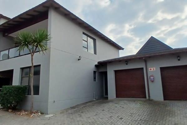 Stunning 3-Bedroom Townhouse in Wavecrest, Jeffreys Bay 

Find modern comfort and style in this exquisite 3-bedroom, 2-bathroom ...