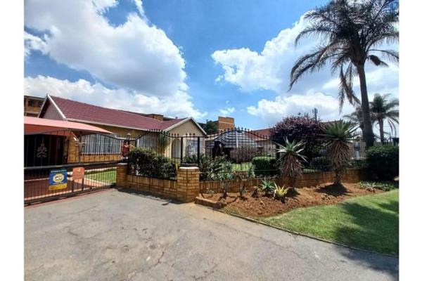 Welcome to this spacious four bedroom house located in the serene suburb of Rustivia. This home boasts a beautiful kitchen, perfect for ...