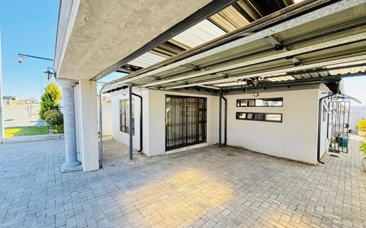 Riverside View Property : Houses for sale in Riverside View ...