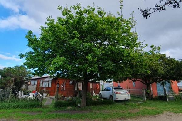 You will find this leasehold property nestled between the trees of “Klein Overberg Resort” in Franskraal, Gansbaai. Whether you want to ...