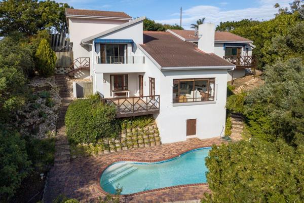 TRI MANDATE

Discover your dream home in the heart of Plettenberg Bay Central, bordering a serene green belt. Enjoy the peaceful ...