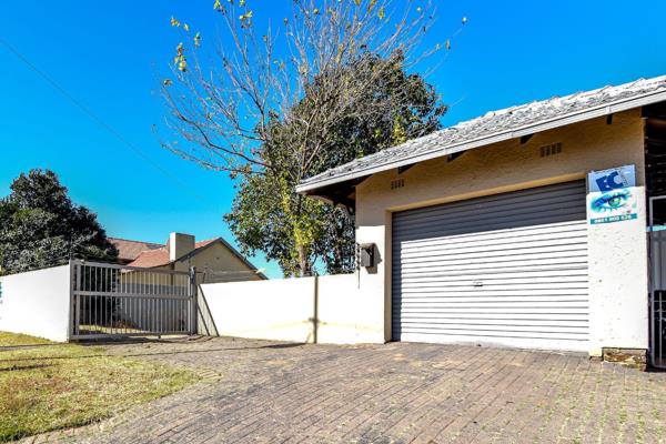 Offers from R1 199 000,00.
Tiled entertainers lounge leading to patio and pool area.  Tile dining room with breakfast bar and large ...