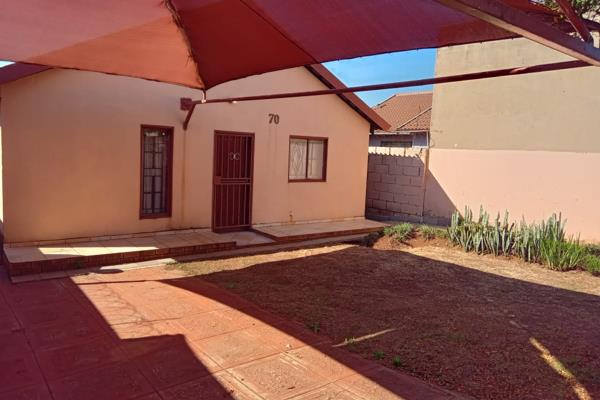 Two bedroom house on sale in Katlehong (Moleleki section), with fitted  kitchen units, lounge and family bathroom. 

Outside ...