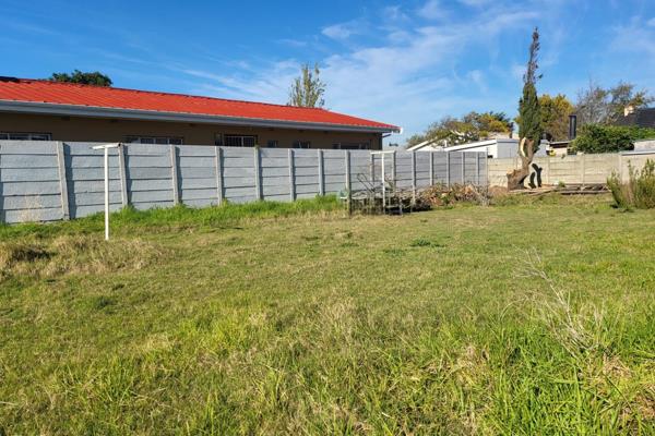 Vacant Land in Central Strand.

This 496sqm Stand is levelled and fully enclosed with endless possibilities awaiting it&#39;s new ...