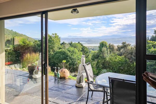 Escape to a stunning 2 bedroom, 2 bathroom holiday apartment in Brenton on Lake, Knysna, where the charm of nature meets luxurious ...