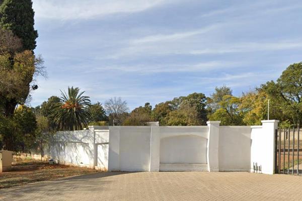 Secure Your Land in Rynfield 

An incredible chance awaits with this 713 m&#178; vacant stand in a small, secure 4-plot estate ...