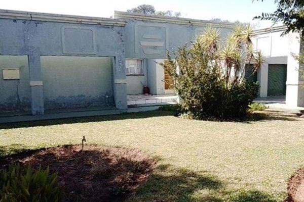 Call the agent to arrange a viewing of this bank-repossessed house in La Hoff listing price: R820000
Make an offer, and with a bit of ...