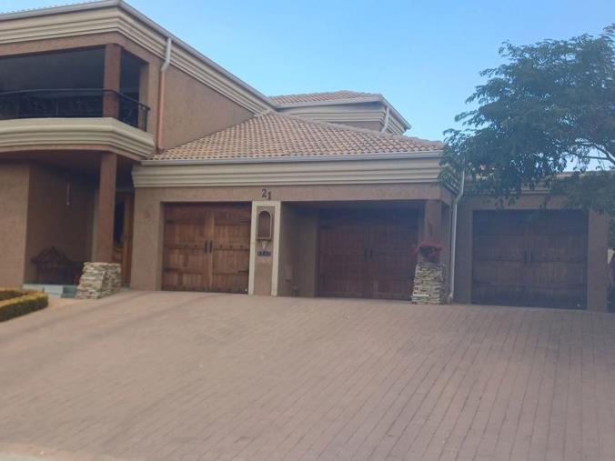 3 Bedroom House to Rent in Blue Valley Golf Estate