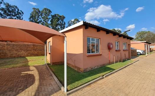 3 Bedroom Townhouse for sale in Rensburg