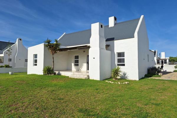 3 Bedroom home in Jacobsbaai

This is a great home for first time home buyers looking to get into the property market. This home is situated in Jacobsbaai, a very quiet town on the West Coast of South Africa. 
This home also ...