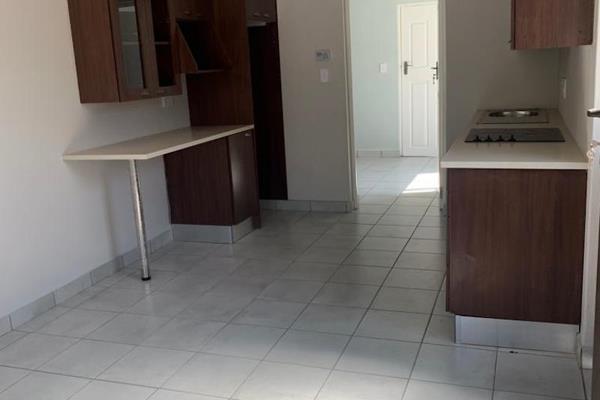 Recently renovated 1-bedroom and 1-bathroom flatlet with an open plan kitchen and lounge ...