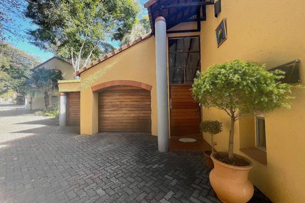 Stylish Townhouse with Jacuzzi in Wapadrand Security Village
Looking for the perfect blend of comfort, style, and security? This chic ...