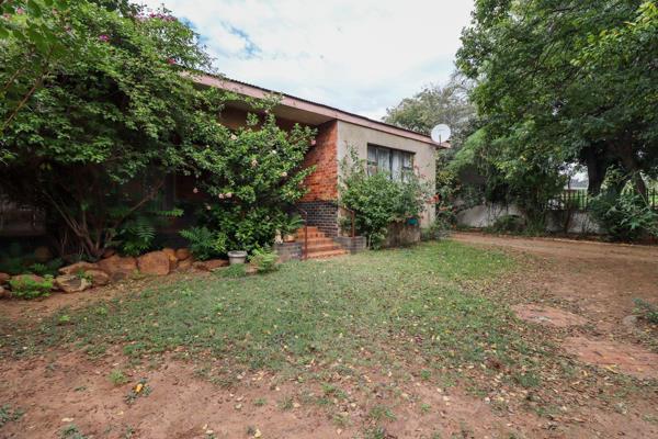 3 Bedroom house with a 2 bedroom flat for sale in Freemanville
This unique and solid structured home with its wooden flooring is ideal ...