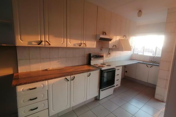 This property offers the following:

- 2 Bedrooms with built in cupboards
- 1 Bathroom with a shower, toilet and basin
- Lounge
- ...