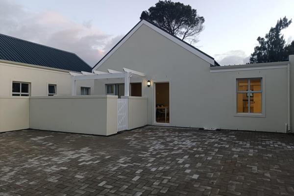 FEMALE HOUSE SHARE, ROOMS TO RENT @ R 6500 PER ROOM

ONLY 1 ROOM LEFT

ONE PERSON PER ROOM ONLY



Newly built home in Tweespruit ...