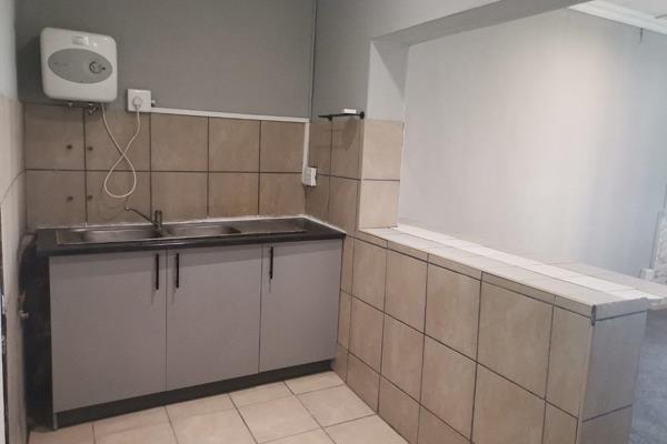 The property consists of:
•	Shared entrance
•	Open plan living area with kitchen
•	Bathroom (Shower, toilet &amp; basin)
•	STREET ...