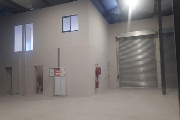 Industrial unit to let in Fisantekraal. This unit is newly built with AAA finishes. The ...