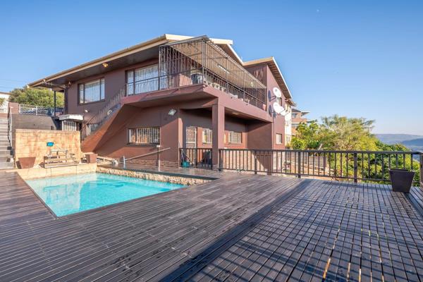 Perfect family home for nature lovers

Take a dip in the pool at dawn, enjoy your breakfast as you soak up the morning sun rays from ...