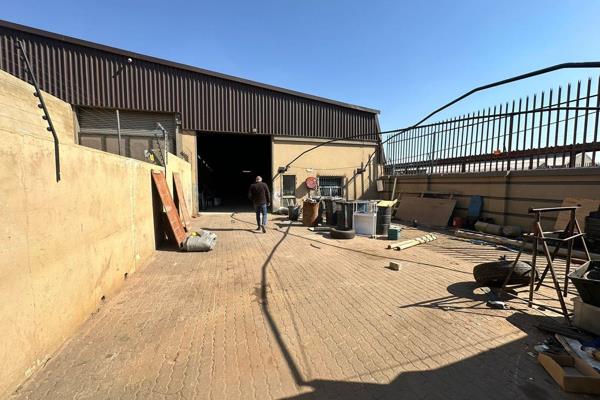 Open 350 sqm industrial unit in Manufacta, Roodepoort, perfect for manufacturing ...