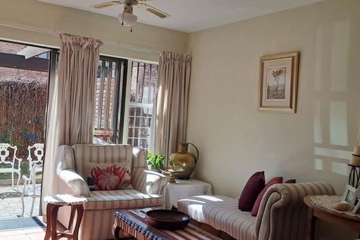 2 Bedroom Townhouse for sale in Garsfontein