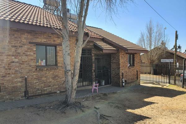 A 2 Bedrooms Apartments in Olievenhoutbosch that has a parking area and closed gates &#39;for security purposes the  Apartment has a 1 ...